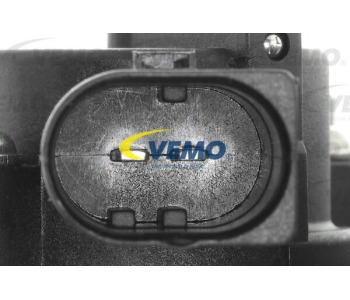Интеркулер (охладител за въздуха на турбината) VEMO V10-60-0030 за SKODA ROOMSTER (5J) Praktik товарен от 2007 до 2015