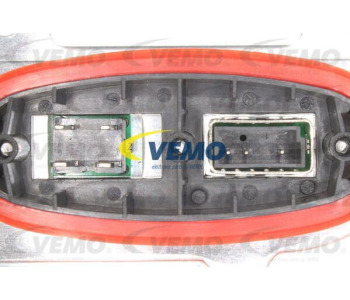 Корпус на термостат VEMO V20-99-1304 за BMW 1 Ser (F20) от 2010